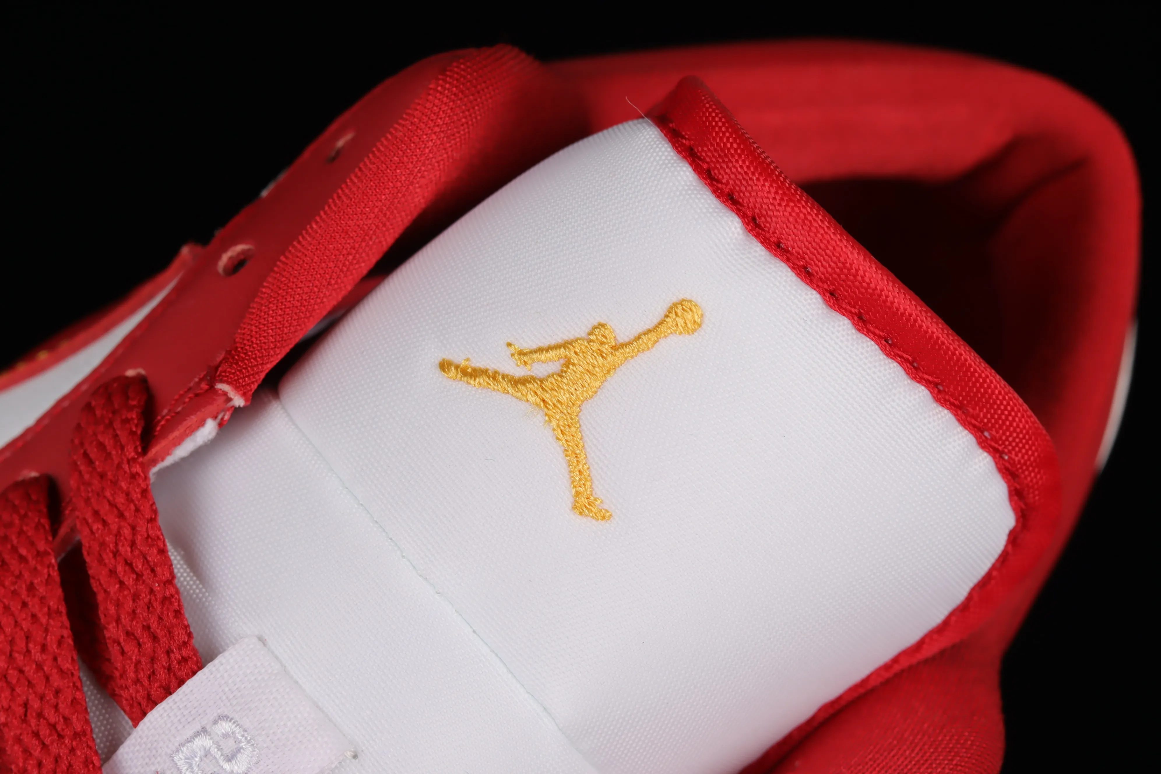 All categories Air Jordan Jordan series basketball shoes Air Jordan 1 Low Z version Air Jordan 1 Low AJ1 Joe 1 new white and red low-level basketball shoes 553560-607